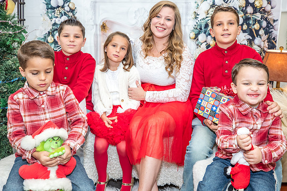 20221224-Christmas-Family-Session-Crystal-7652