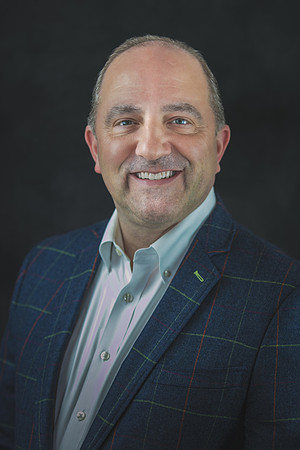 20260108-Headshoots-Arnovia-TPC-1875