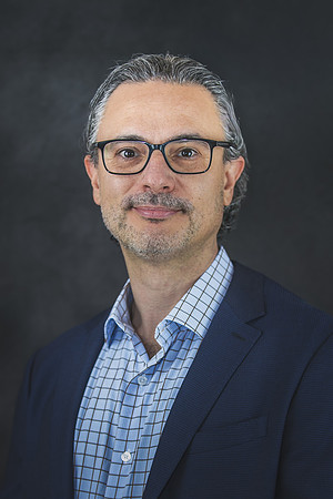 20260108-Headshoots-Arnovia-TPC-1927