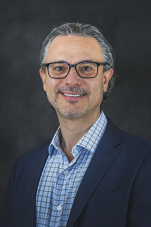 20260108-Headshoots-Arnovia-TPC-1928