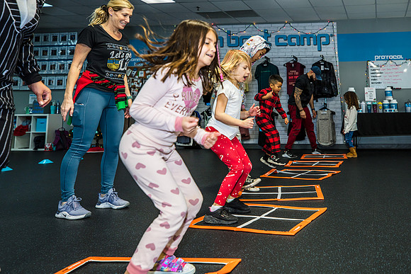 20221224-Christmas-Family-Burn-Boot-Camp-7530