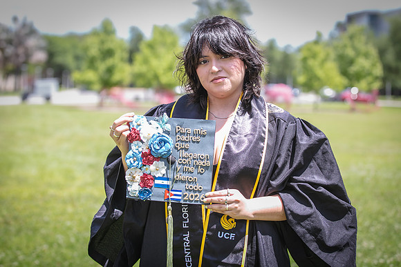 20260419-Elizabeth-Grad-Portraits-UCF-1923