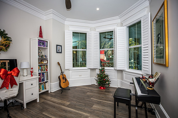 Celebration-Holiday-Home-Tour-2022_Stop4-515-Longmeadows-St-6758