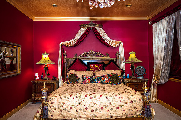 Celebration-Holiday-Home-Tour-2022_Stop1-506-Longmeadows-St-7059