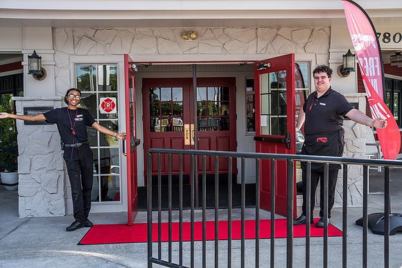 20260729-Red-Lobster-Grand-Reopening-01380