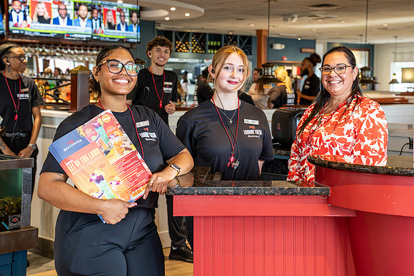 20260729-Red-Lobster-Grand-Reopening-01385-