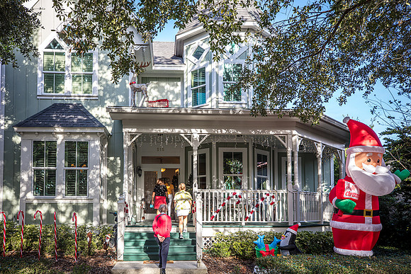 Celebration-Holiday-Home-Tour-2022_Stop4-515-Longmeadows-St-6746