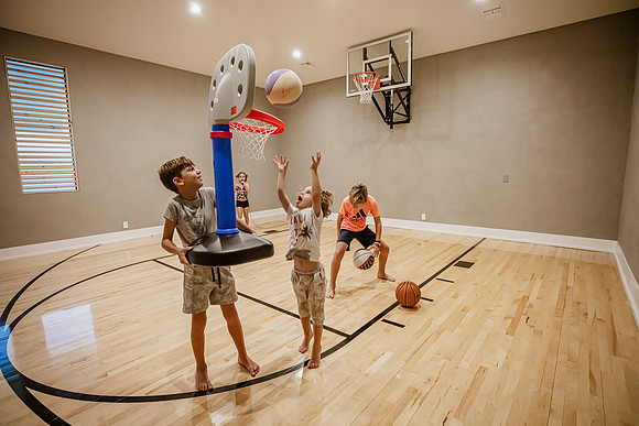 20220923-Reunion-Vacation-Home-4678m-basketball-