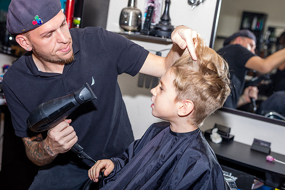 Hair-Cut-Toni-Michaels-Salon-0084H