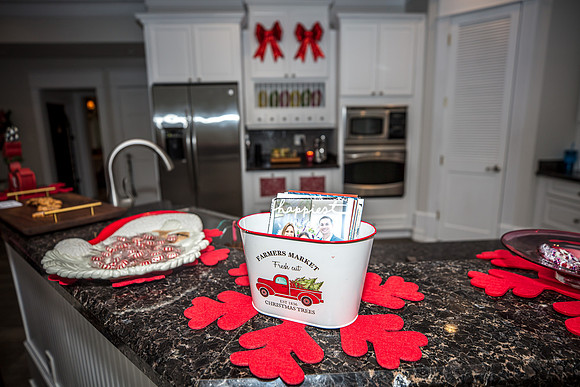 Celebration-Holiday-Home-Tour-2022_Stop4-515-Longmeadows-St-6805