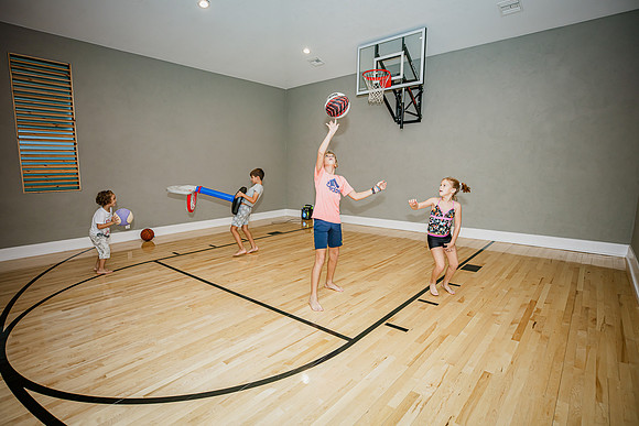 20220923-Reunion-Vacation-Home-4680m-basketball