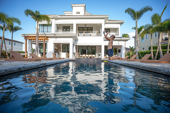 20220923-Reunion-Vacation-Home-4927m-exterior-
