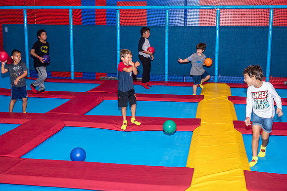 Henry-7th-Birthday-Planet-Obstacle-2389