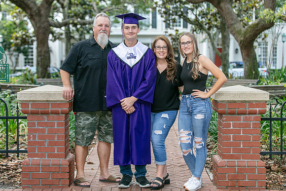20250503-Senior-Session-Cal-Dar-9848-