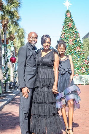 20221210-Mia-Young-Family-Session-7409