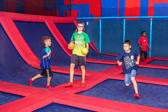 Henry-7th-Birthday-Planet-Obstacle-2428