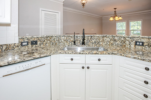 20250726-Condo-211-Longview-Ave-Celebration-Ryan-Mondics-9356