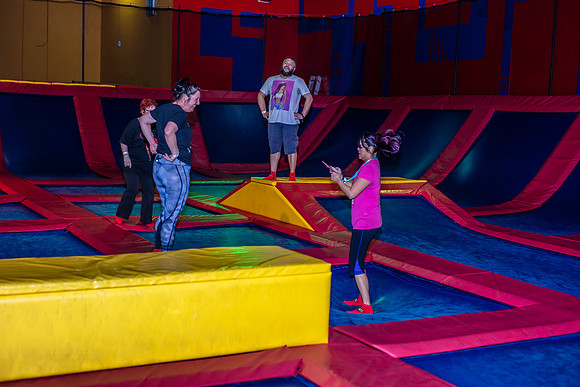 Planet-Obstacle-Adults-Night-0051