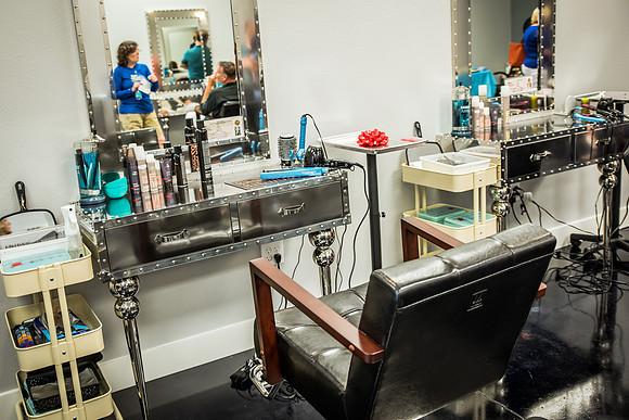 The_Salon_by_Rebecca_Juarez-7259