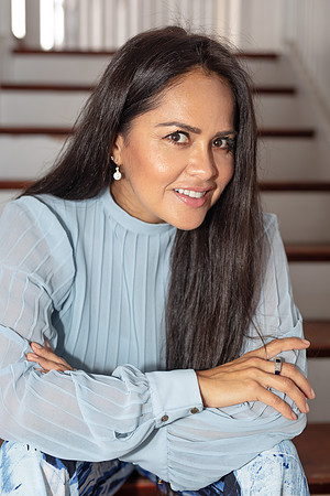 Sara-Valencia-Headshot-8016