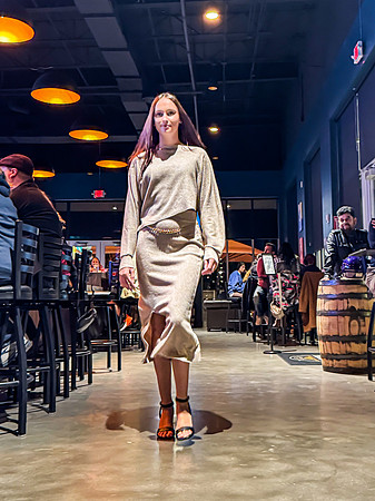 20241122-Runway-on-Tap-ApricotLane-Celebration-Brewing-4406-i