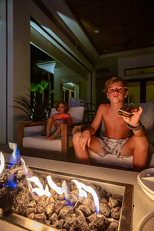 20220923-Reunion-Vacation-Home-5059m-backyard-smores-