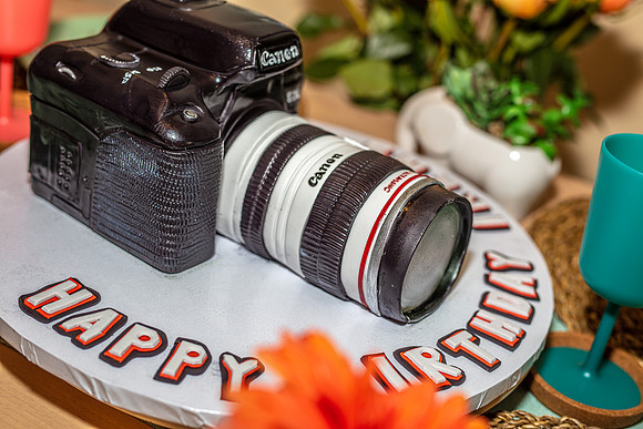 Camera-Birthday-Carrot-Cake-IM-1588-