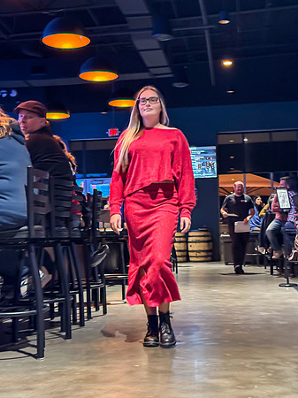 20241122-Runway-on-Tap-ApricotLane-Celebration-Brewing-4396-i-