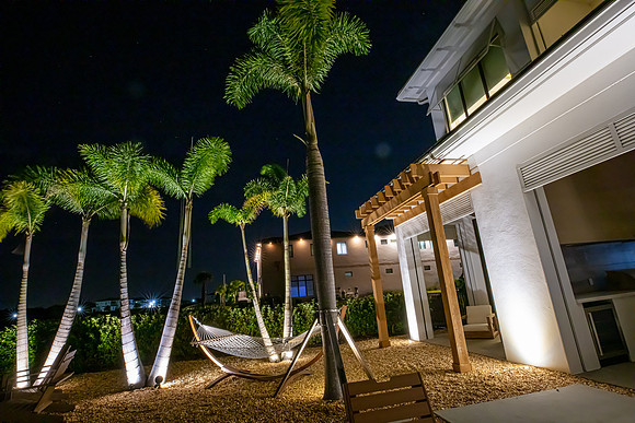 20220923-Reunion-Vacation-Home-5082backyard-night-
