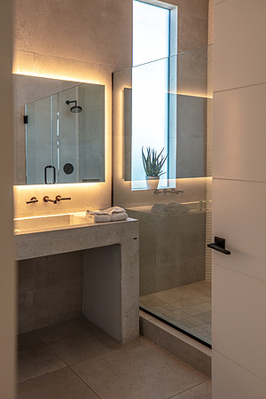 20220923-Reunion-Vacation-Home-4956interior-bathroom