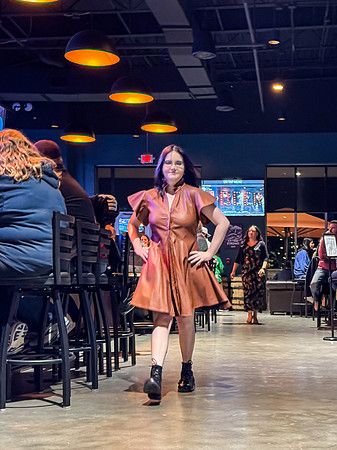 20241122-Runway-on-Tap-ApricotLane-Celebration-Brewing-4381-i-