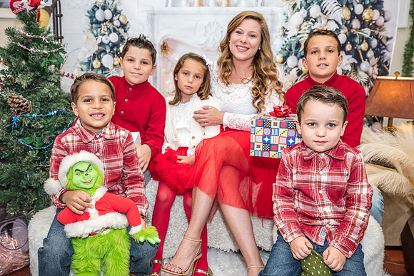 20221224-Christmas-Family-Session-Crystal-7647