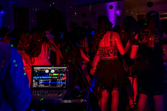8th-grade-dance-party-2018-1643