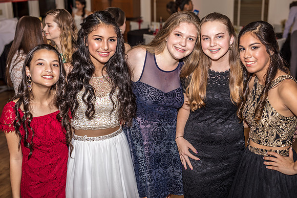 8th-grade-dance-party-2018-I-1588