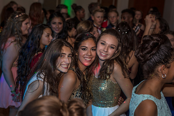 8th-grade-dance-party-2018-I-1802