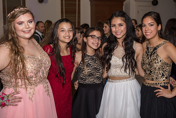 8th-grade-dance-party-2018-I-1877