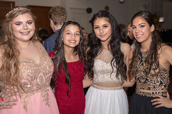 8th-grade-dance-party-2018-I-1878