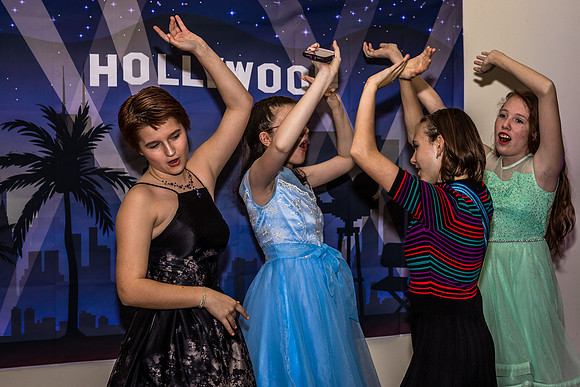 8th-grade-dance-party-2018-1633