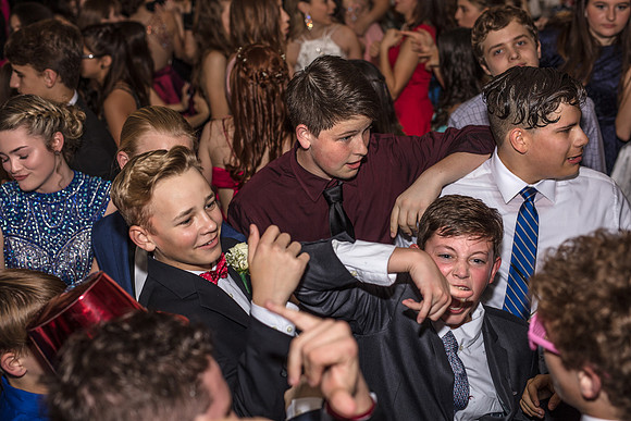 8th-grade-dance-party-2018-1668