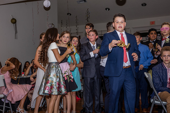 8th-grade-dance-party-2018-1708