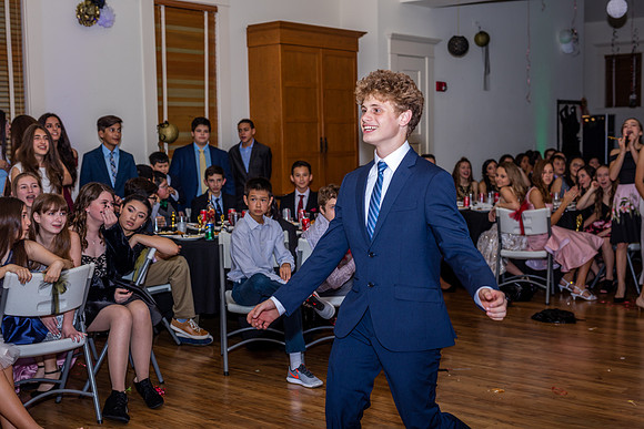 8th-grade-dance-party-2018-1722