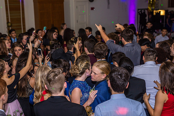 8th-grade-dance-party-2018-1787
