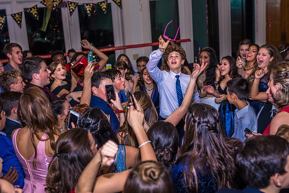 8th-grade-dance-party-2018-1823