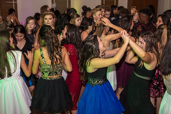 8th-grade-dance-party-2018-1800
