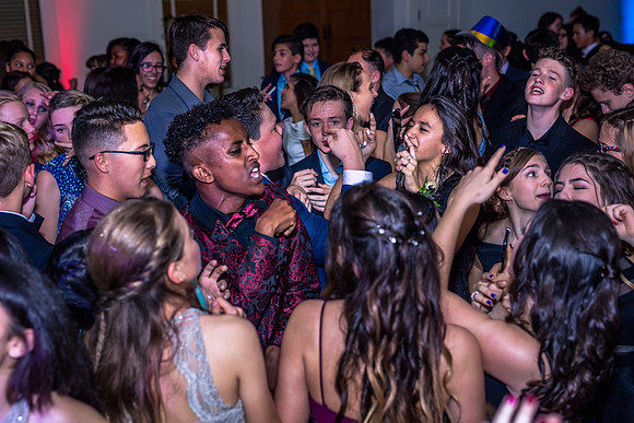 8th-grade-dance-party-2018-1809