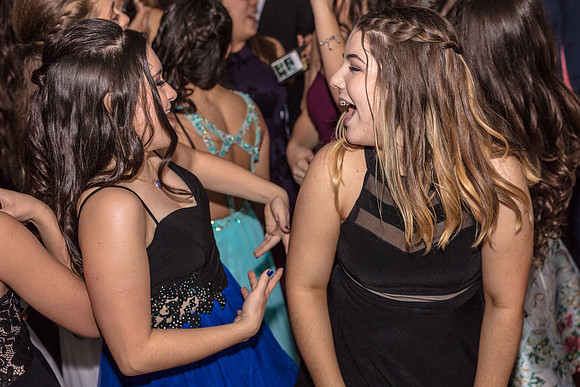 8th-grade-dance-party-2018-1818