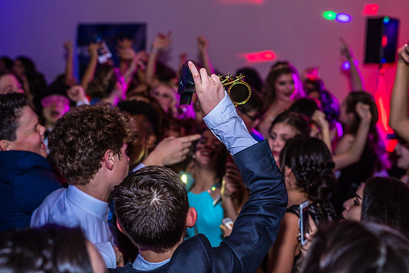 8th-grade-dance-party-2018-1840
