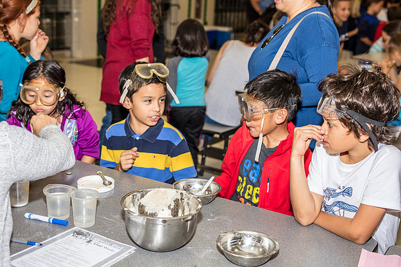 Family-Science-Night-CK8-2898
