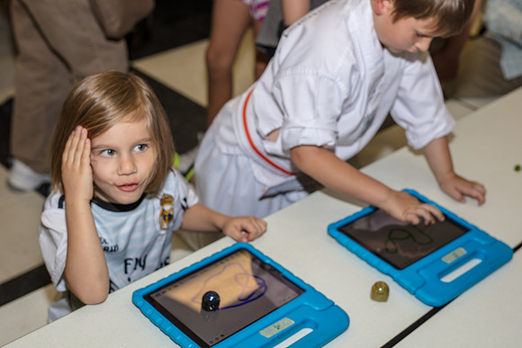 Family-Science-Night-CK8-2917