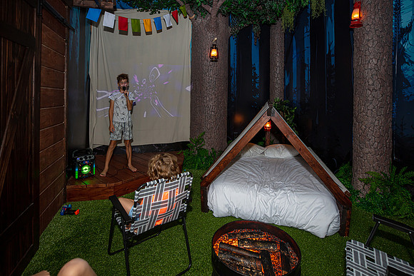 20220923-Reunion-Vacation-Home-4991m-camping-karaoke